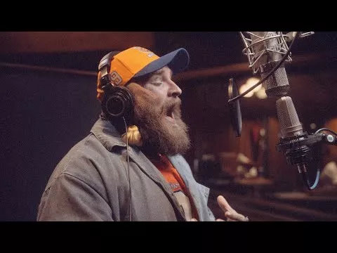 Ouça agora a música Lose Control – Teddy Swims